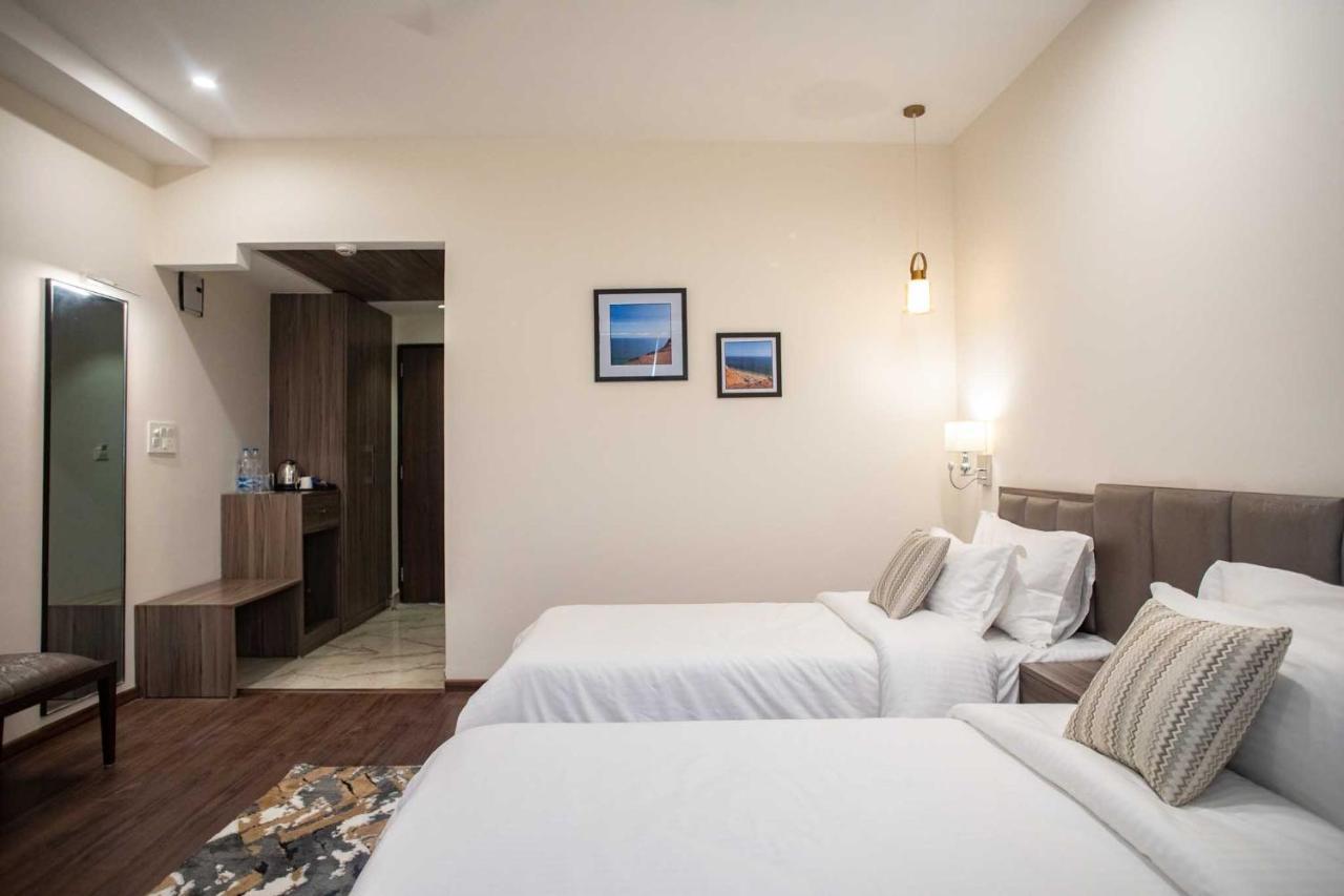 Hotel Alaya Dehradún Kültér fotó