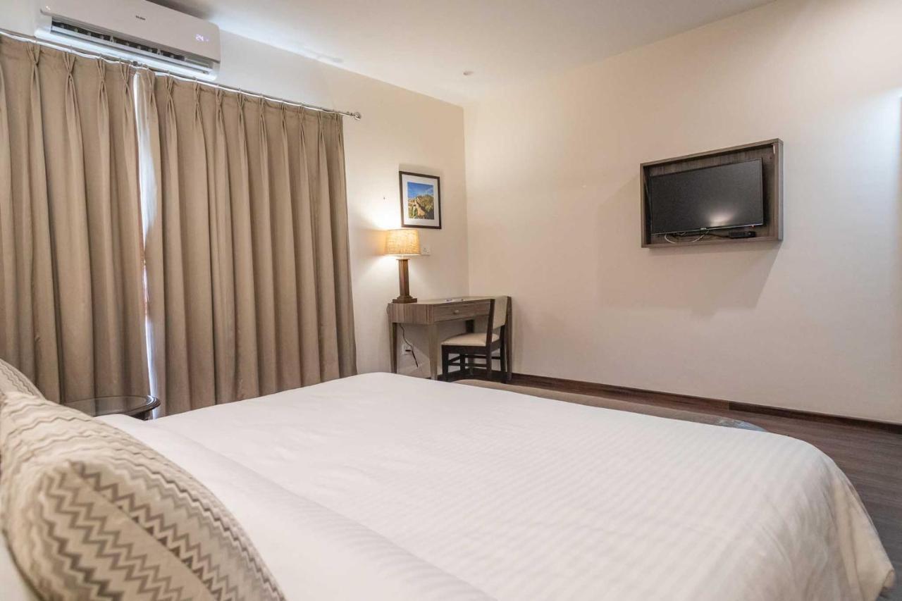 Hotel Alaya Dehradún Kültér fotó