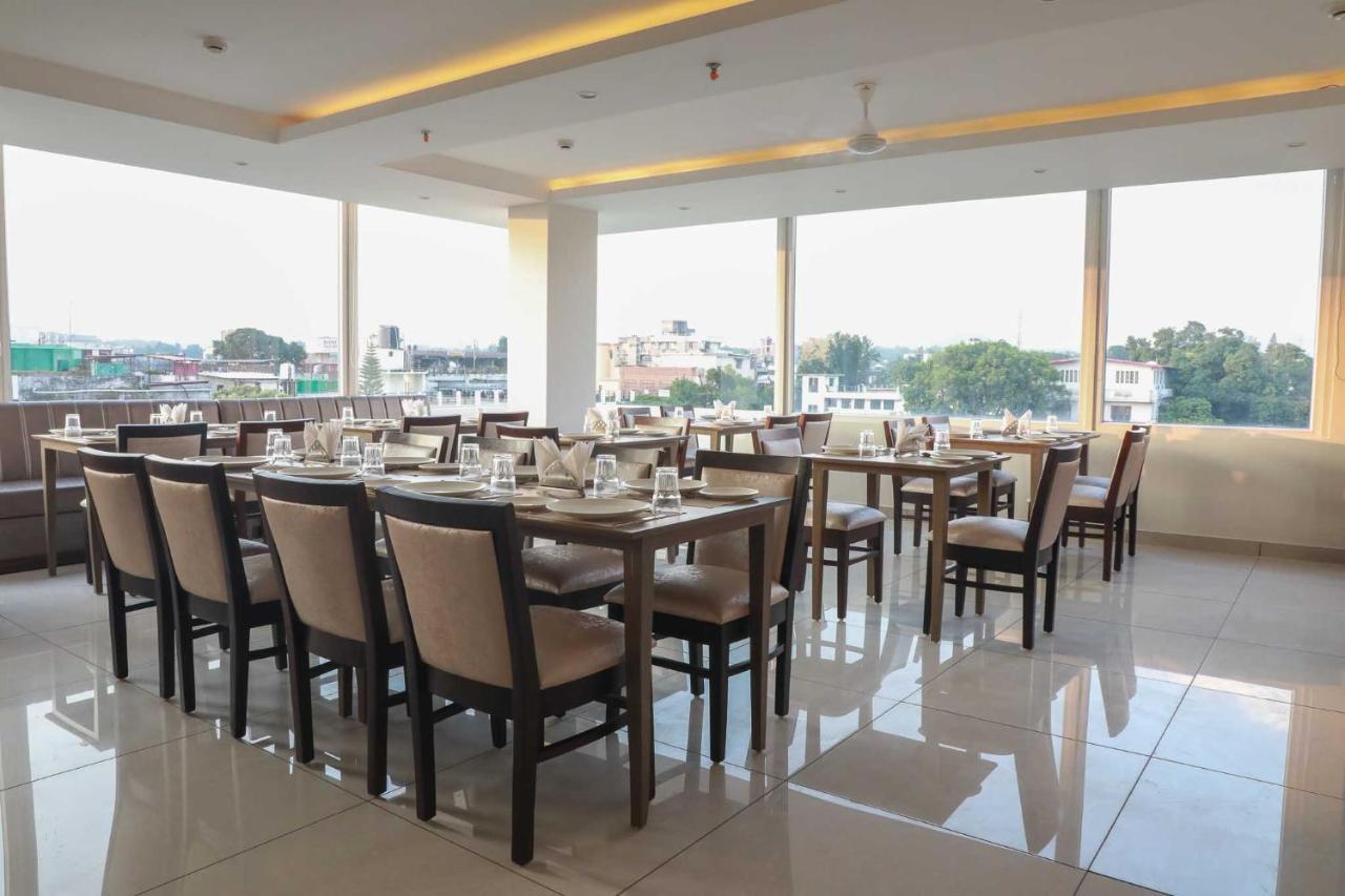 Hotel Alaya Dehradún Kültér fotó