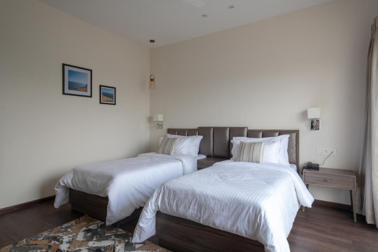 Hotel Alaya Dehradún Kültér fotó
