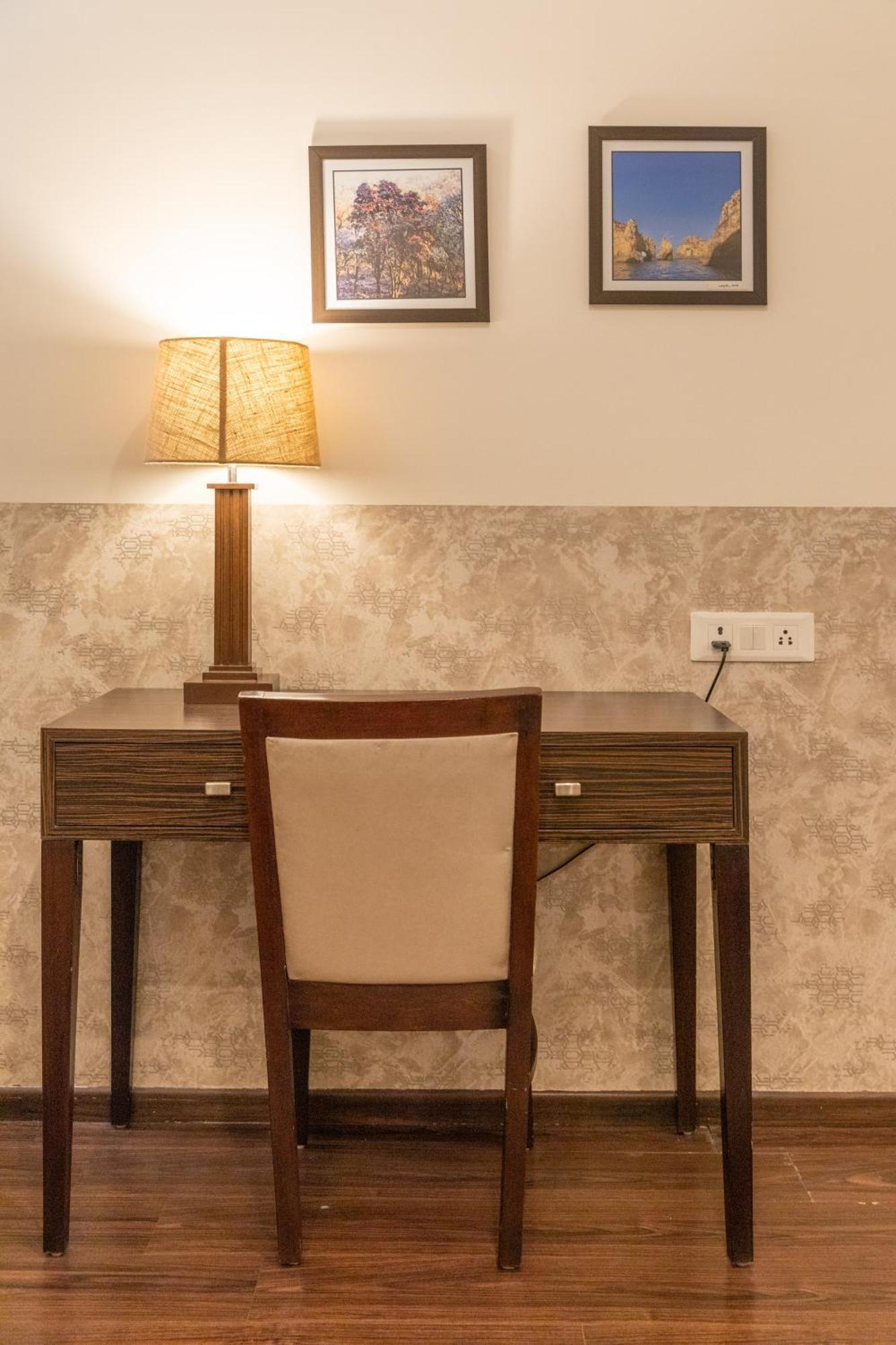 Hotel Alaya Dehradún Kültér fotó